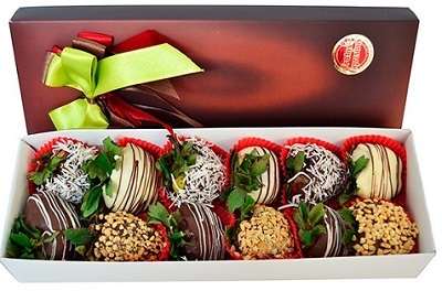 Cajas de Rosas y Fresas con Chocolates