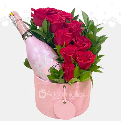 Arreglo Floral Con Vino Espumoso San Valentín a Domicilio Medellín 